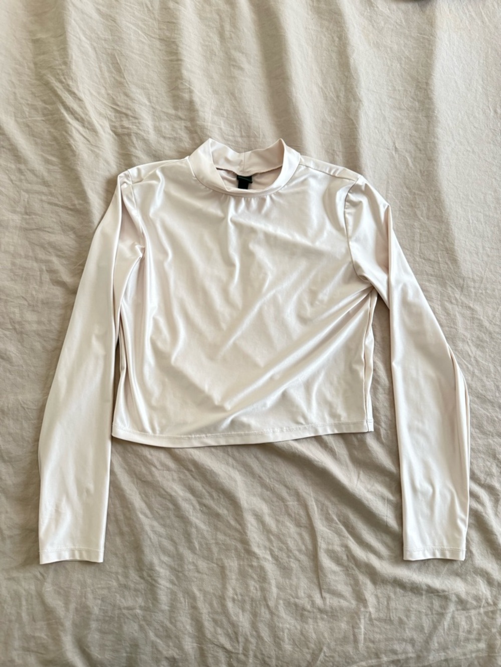 wild fable White Long-Sleeve Mock Neck Crop Top Large fits like a Small